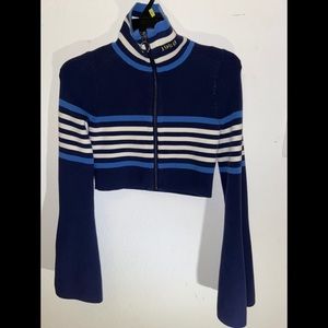 Long sleeve crop top